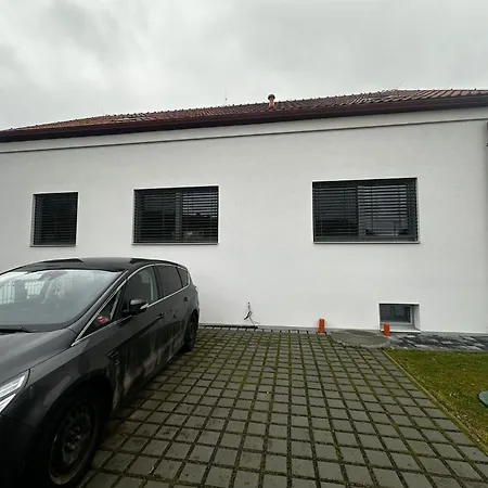 V Podzamci