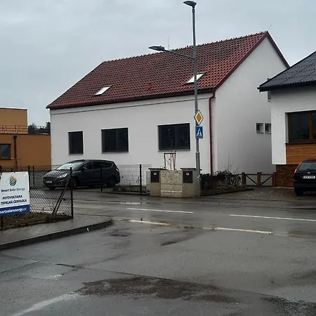 V Podzámčí